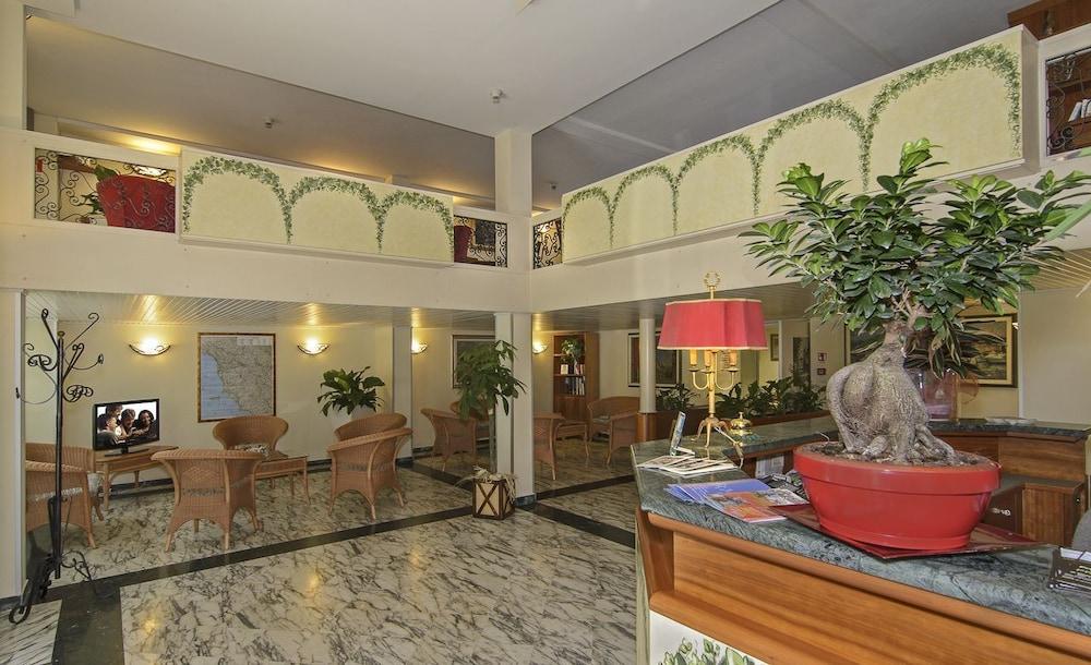 Hotel Katy Viareggio Exterior photo