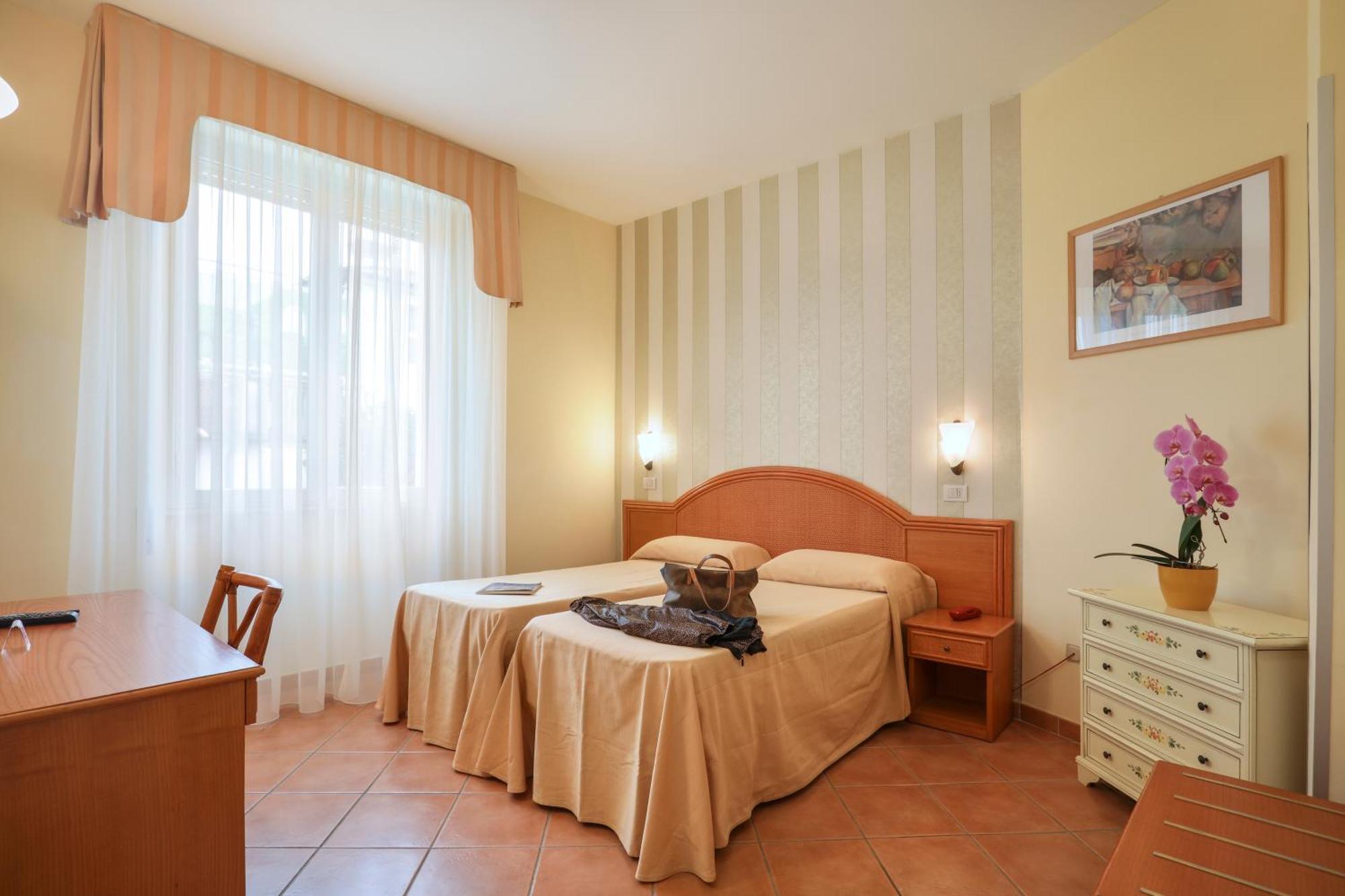 Hotel Katy Viareggio Exterior photo